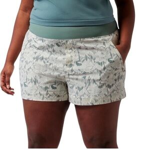 Athleta Trekkie North Short Size 18 Ethereal Bloom Green White Floral Lace
